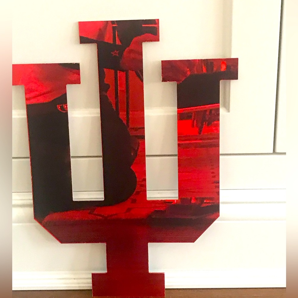 Indiana University Red Mirrored Logo